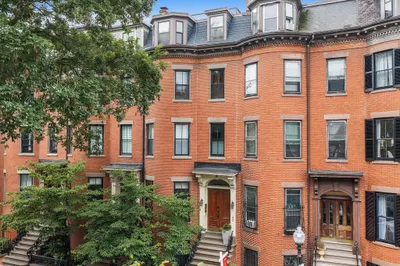 32 Rutland Sq #3 1