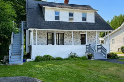 42 Pakachoag St