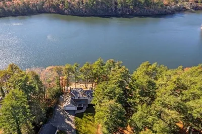 31 Larkspur Ln (pond Front) Ln 1