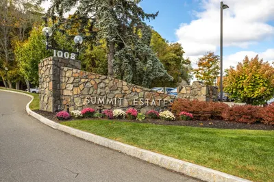 1008 Paradise Road #2R 1