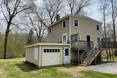 36 Burncoat Ln