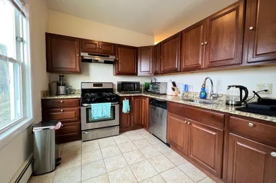54 Cottage St #3