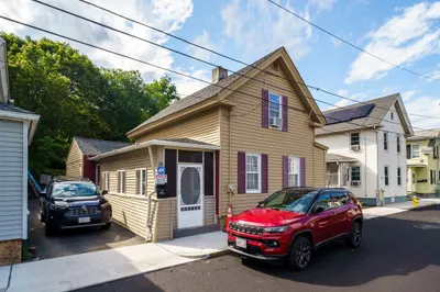 26 Benefit St 1