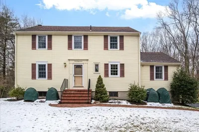 127 Locust Dr 1