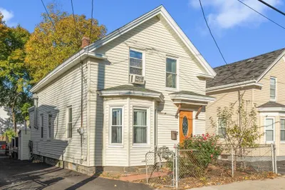 12 Chelmsford St