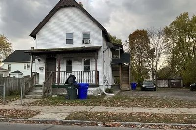 295 Orange St 1
