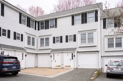 9 Fallon Ct #9