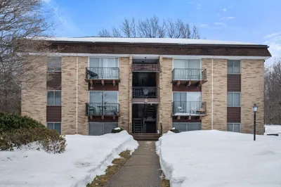 121 Bailey St #D31