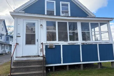 150 E Main St 1