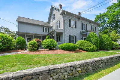 192 Pleasant Street #3 1