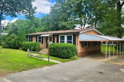 9 Maverick Drive 1
