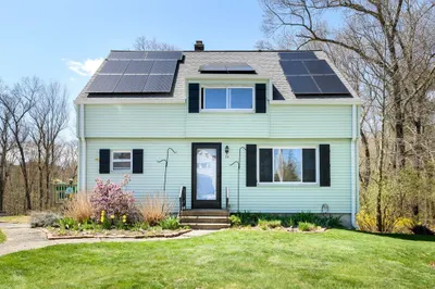 24 Chestnut Hill Rd