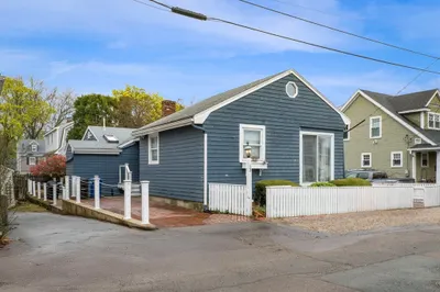 13 Roosevelt Ave 1
