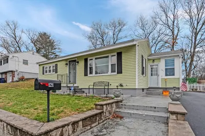 121 Old Meadow Rd