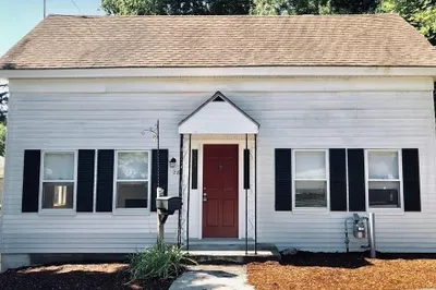 28 Cottage Street 1