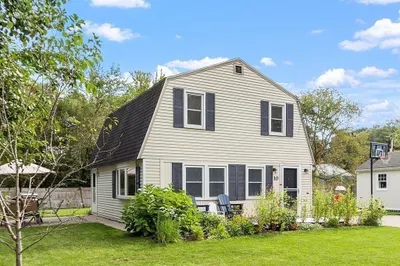10 Monson St