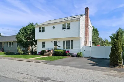 38 Phillips St