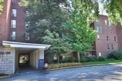 50-56 Broadlawn Park #519 1