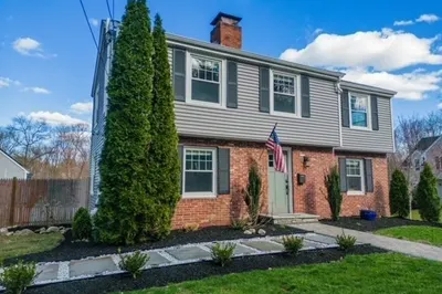 30 Pleasant St 1