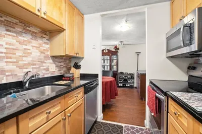 84 Grant Street #8
