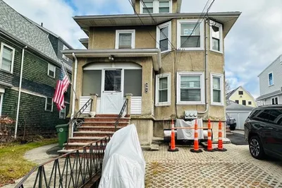 389 School St #1