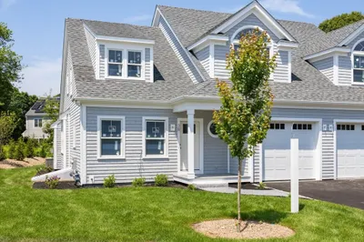 213 N Falmouth Hwy #3B 1