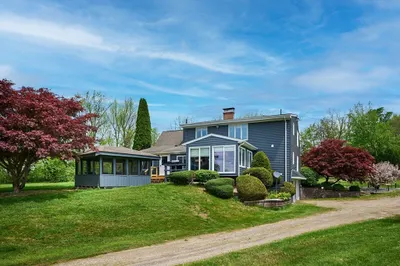 345 Ireland St 1
