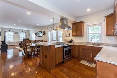 36 Lawrence St #2