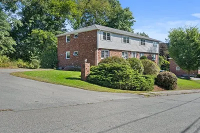 8 Zabriskie Dr #D