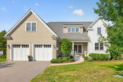 24 Inverness Ln #24 1