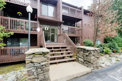 340 Sunderland Rd #23