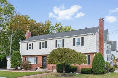 33 Auburn St #2 1