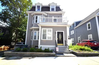 8 Howe St #2
