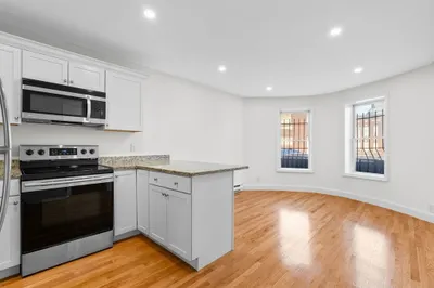 754 Huntington Ave #3