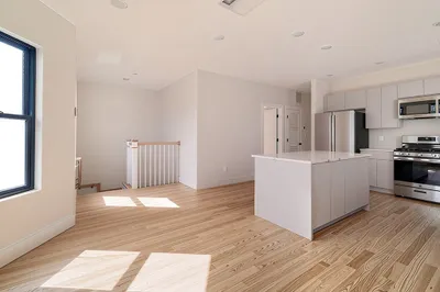 50 Crescent Ave #2
