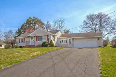 24 Hillside Dr