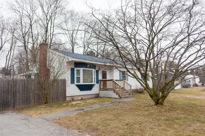42 Lannon Ave 1