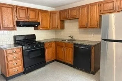 17 Turner St #2F