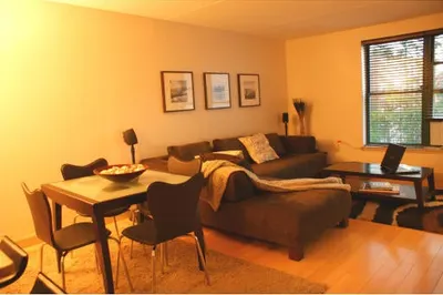 108 Peterborough St #4G 1