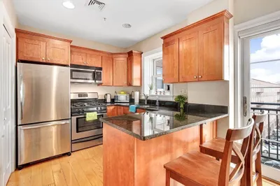 126 Jersey St #402