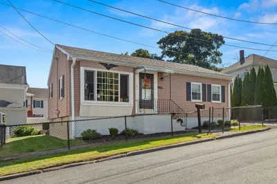 2 Franklin St Ct