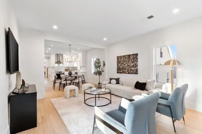 7 Bennett St #2