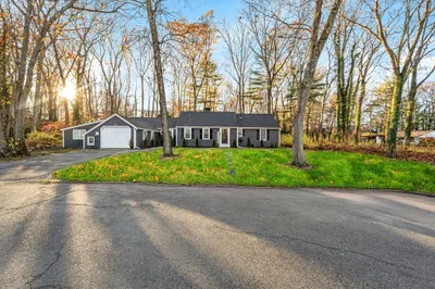 165 Colonel Hunt Dr 1