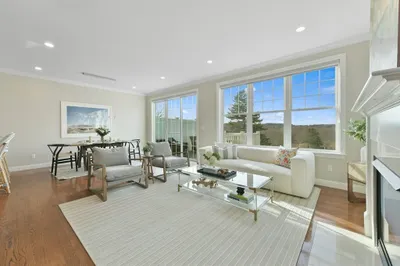 26 Crescent Rd #1