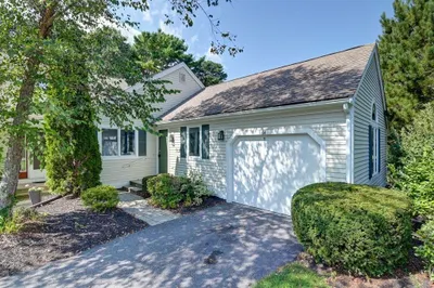 64 Pine Hill Blvd #64 1
