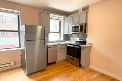 23 Hudson Street #201