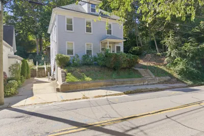 18 Oak St 1