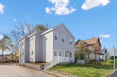 428 Pleasant St