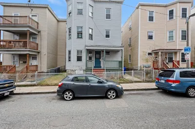 18 Lyon St 1