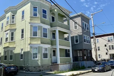 4 Conduit St #1